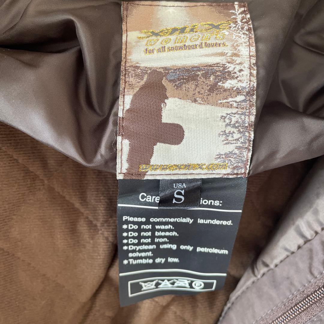 X-NiX ピンクストライプ スノーボードウェア