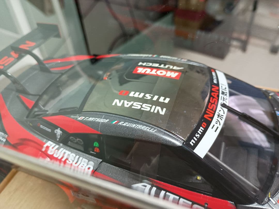 エブロ　MOTUL AUTECH GT-R 1/18 23号車