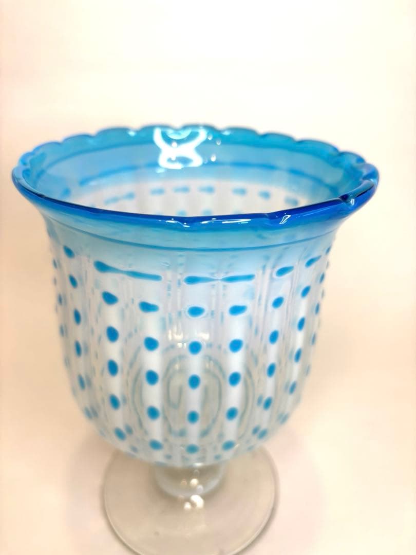 めぐお昔ガラス　フリル　ドット　乳白色　コンポート　気泡　アンティーク