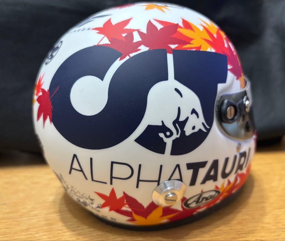 2023 角田裕毅 スクーデリア・アルファタウリ・ホンダ 1/2 ヘルメット