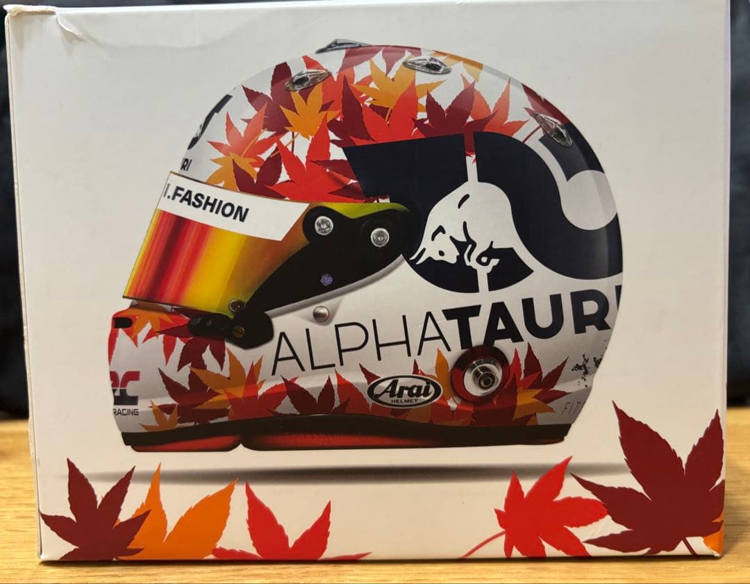 2023 角田裕毅 スクーデリア・アルファタウリ・ホンダ 1/2 ヘルメット