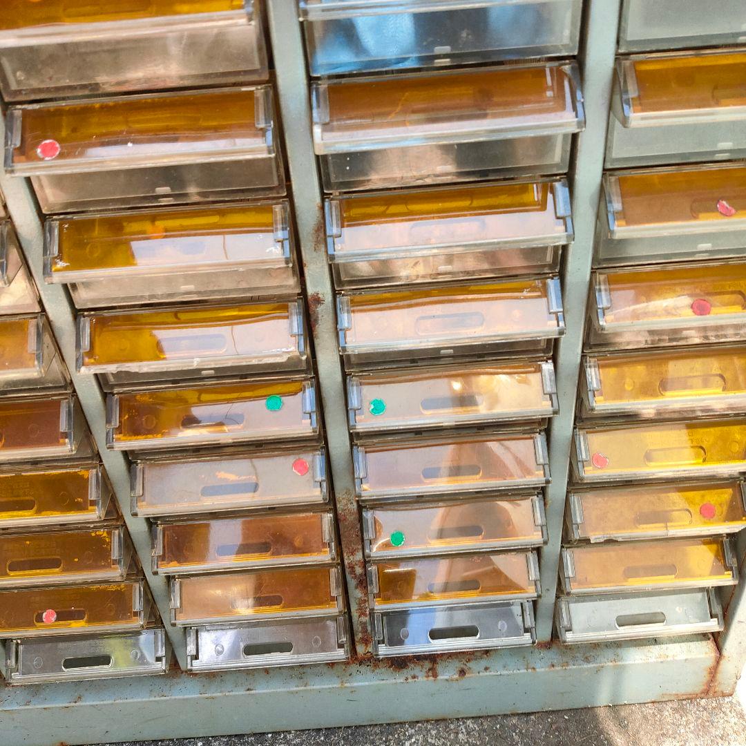 パーツキャビネット