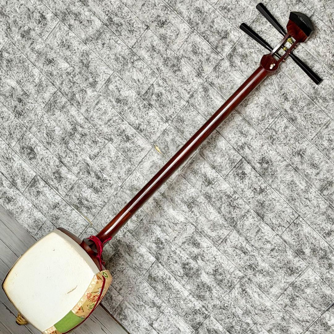 中棹三本継三味線 紫檀・紅木・丸打胴・東さわり・鼈甲撥・樹脂撥付き