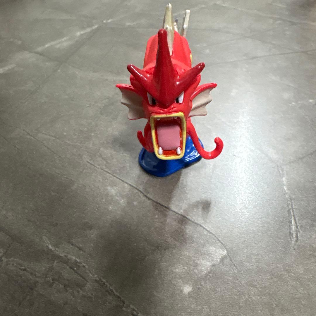 ポケモン　モンスターコレクション フィギュア　ギャラドス色違い　赤