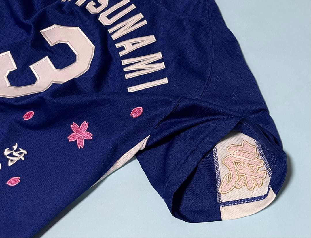 中日ドラゴンズ　立浪和義選手ユニフォーム　豪華刺繍　未使用美品