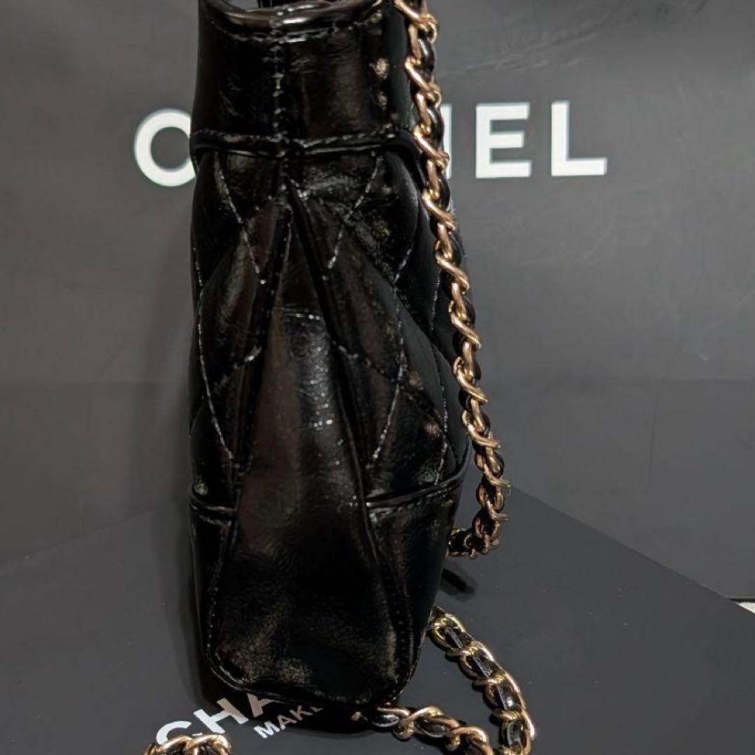 CHANEL ブラック キルティング バッグ　シャネル　ショルダーバッグ