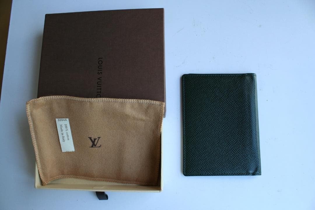ルイヴィトン 　エピ　【名刺・オーガナイザー入れ】