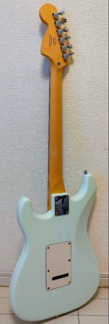 美品 Squier Affinity Stratocaster おしゃれ 黄緑