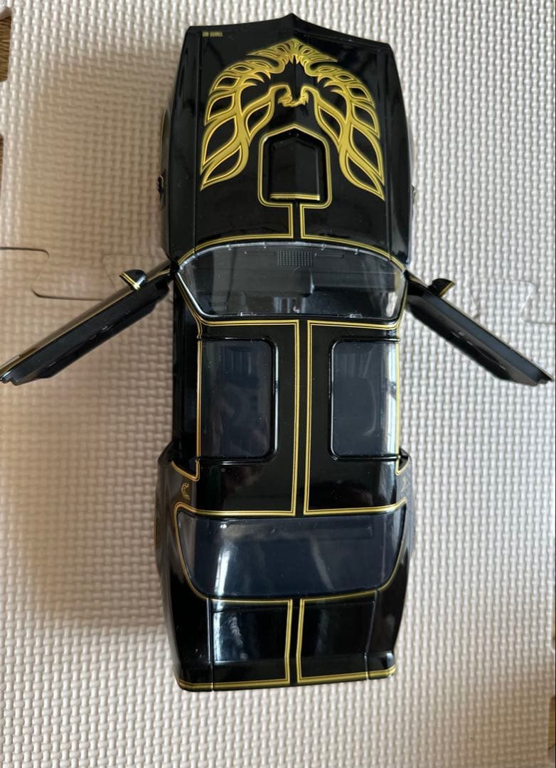 1977 PONTIAC FIREBIRD T/Aの1/18スケールモデル