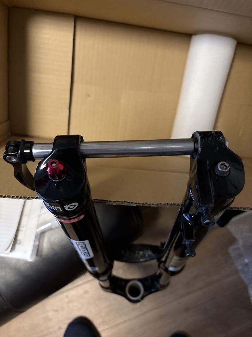 T*様 エンデューロ、トレイル向き34ミリサス/ サンツアー　アイオン ノンブー