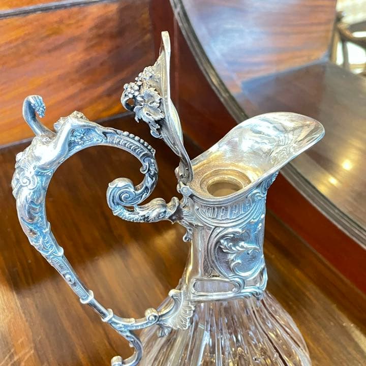 フランス 彫刻デキャンタ 厚みあるクリスタルに芸術的シルバー装飾 重1,214g