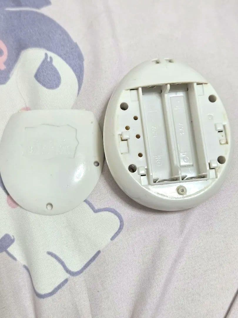 【最終値下げ】たまごっちピースホワイト　メロディーランドデコピアス付　動作確認済