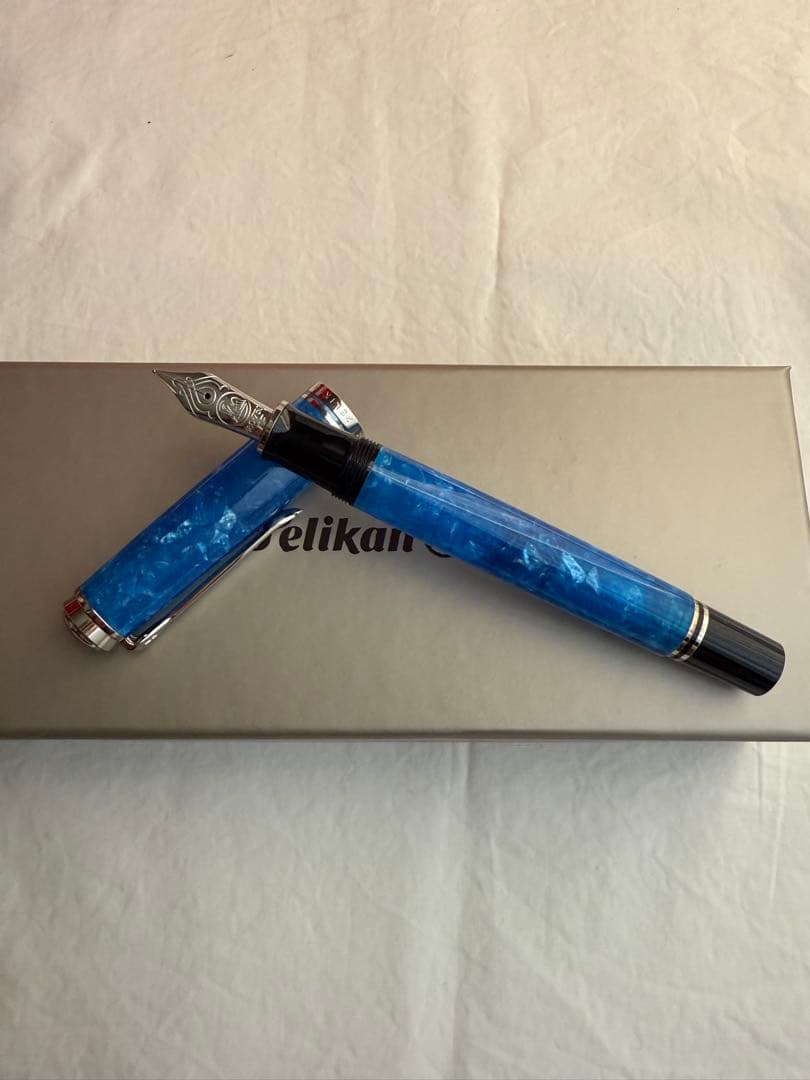 Pelikan ペリカン 万年筆　M805 ヴァイブラントブルー
