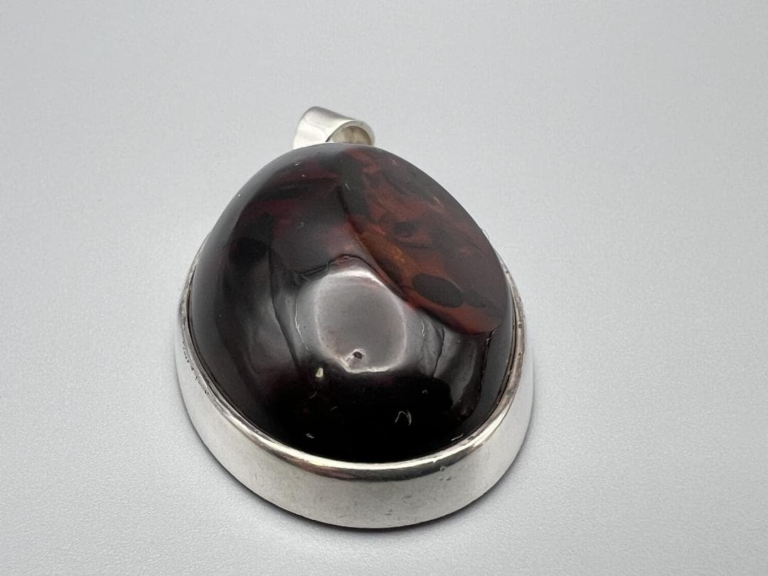 【海】大粒琥珀ペンダント　アンバー　銀製枠　９２５刻印