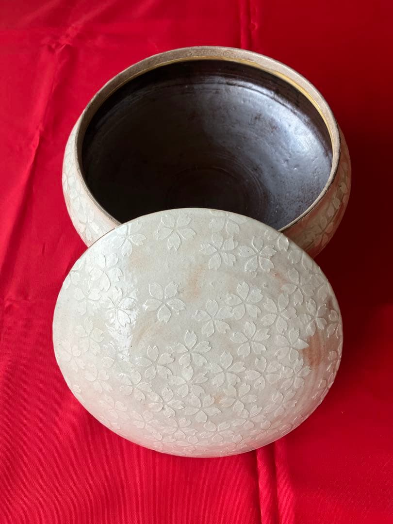 桜花文蓋物　加山哲也