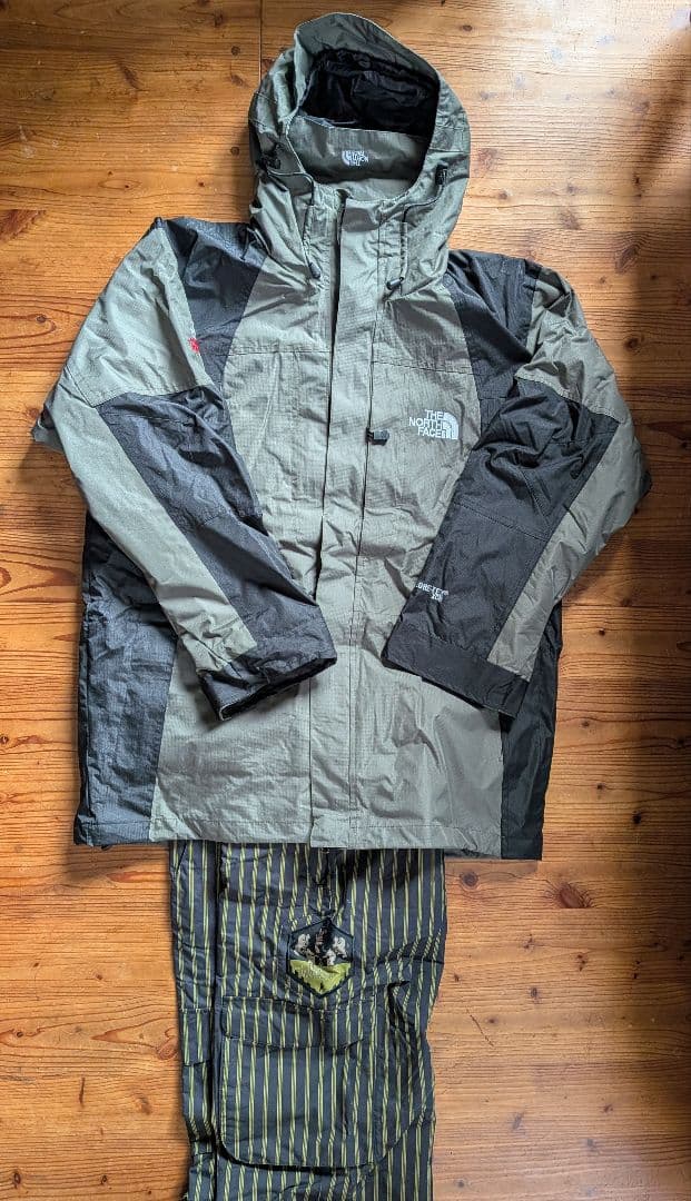 バートン✕ノースフェイス　スノボウェア上下