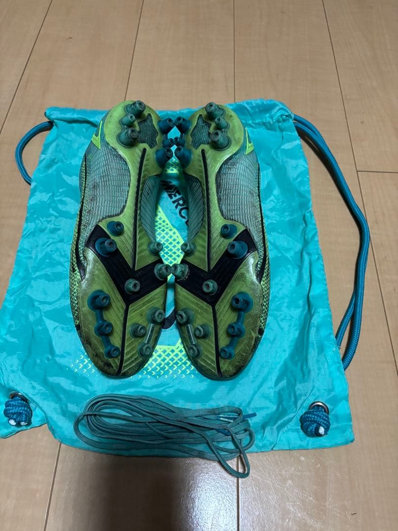 本日 限定価格Nike サッカースパイク マーキュリアル