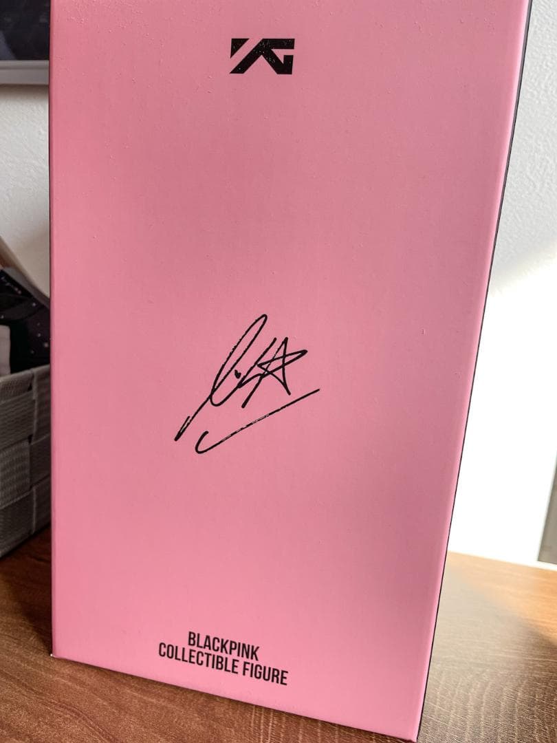 【超レア】BLACKPINK LISA コレクターズフィギュア 限定版