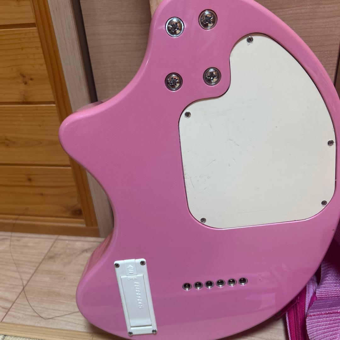 ハローキティ フェルナンデスFERNANDES アンプ内蔵 ZO-3 kitty