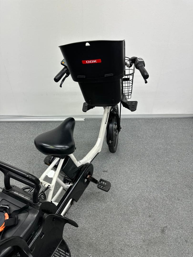 人気な車種3人乗り対応　パナソニックギュットアニーズ　電動自転車　子供シート付き
