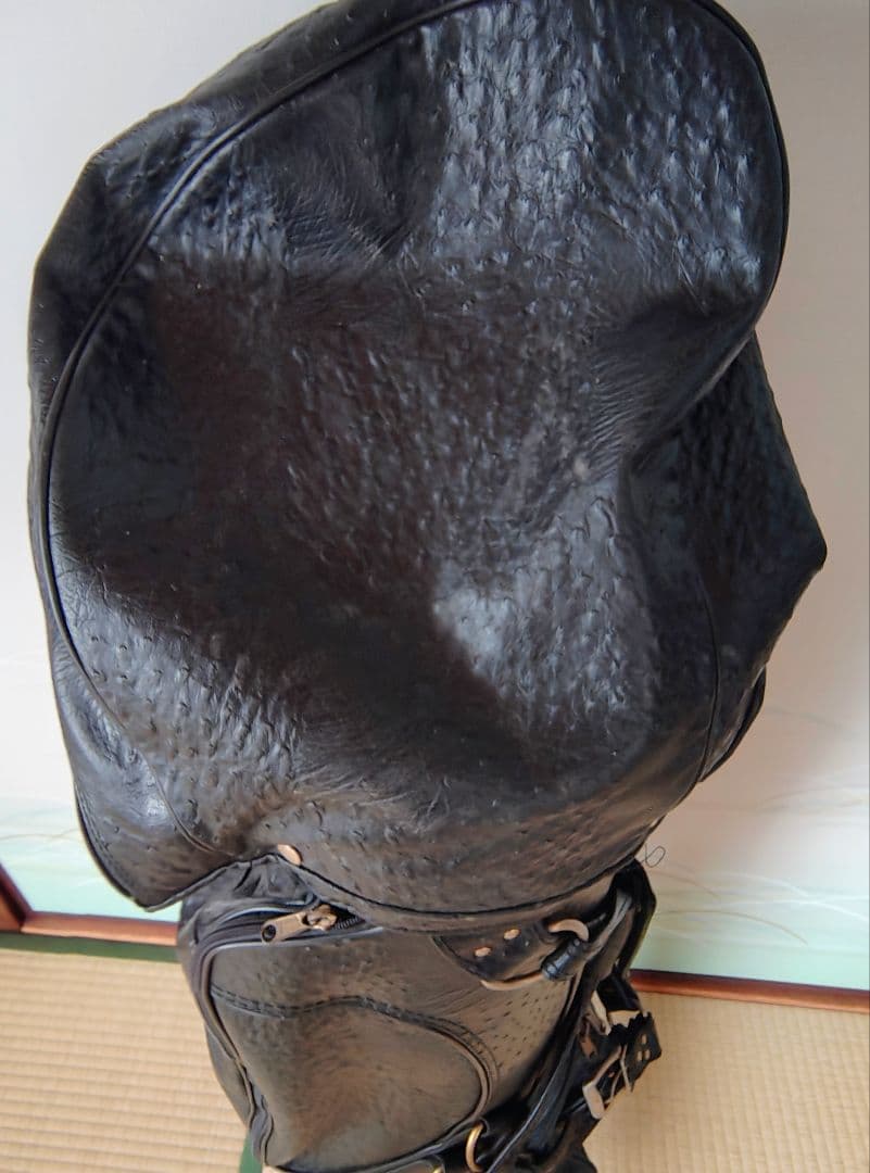 黒の合成皮革ゴルフバッグ