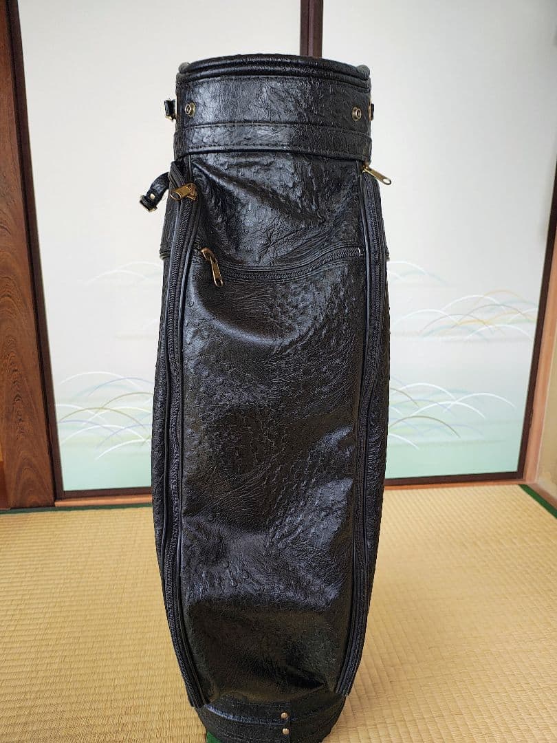黒の合成皮革ゴルフバッグ
