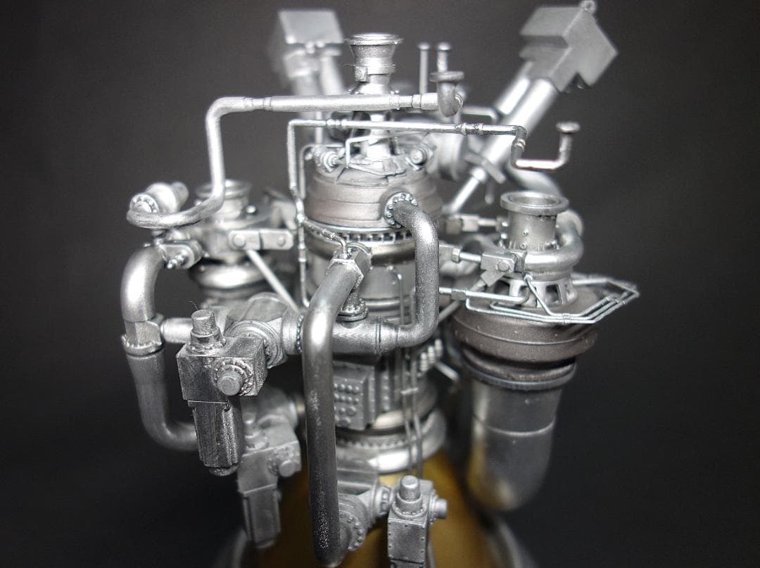 JAXA LE-9 ロケットエンジンモデル完成品