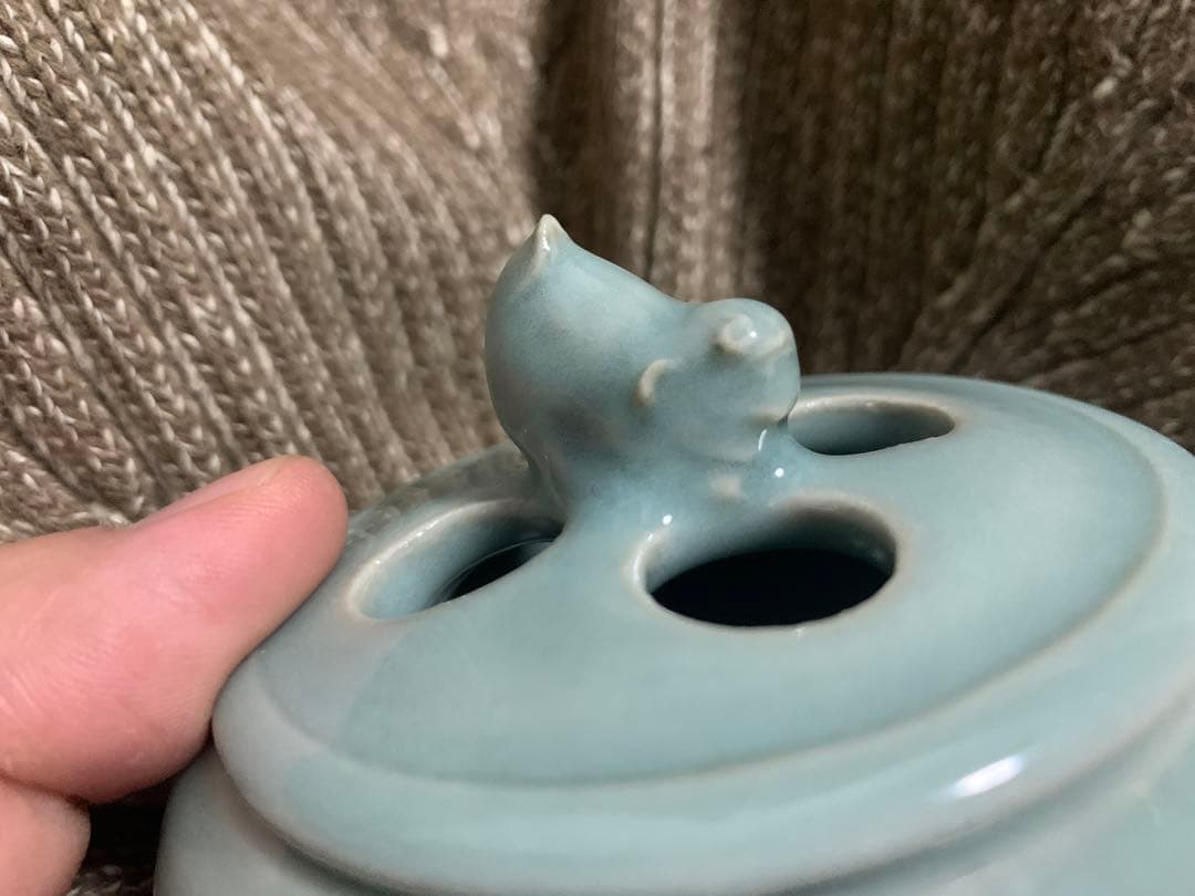 楠部彌弌 作「青磁 獅鈕 香炉」共箱 付銀蓋 茶道具 香道具