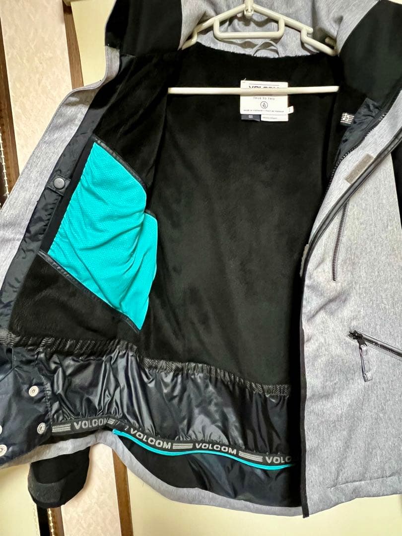 ボルコムレディーススノーボードウエア上下