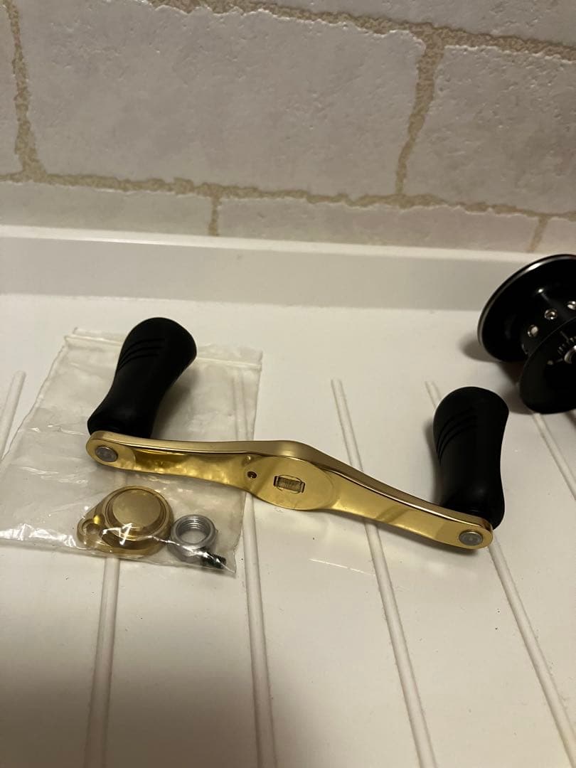 最終値引き価格　シマノ15カルカッタコンクエスト200HG 替スプール付き