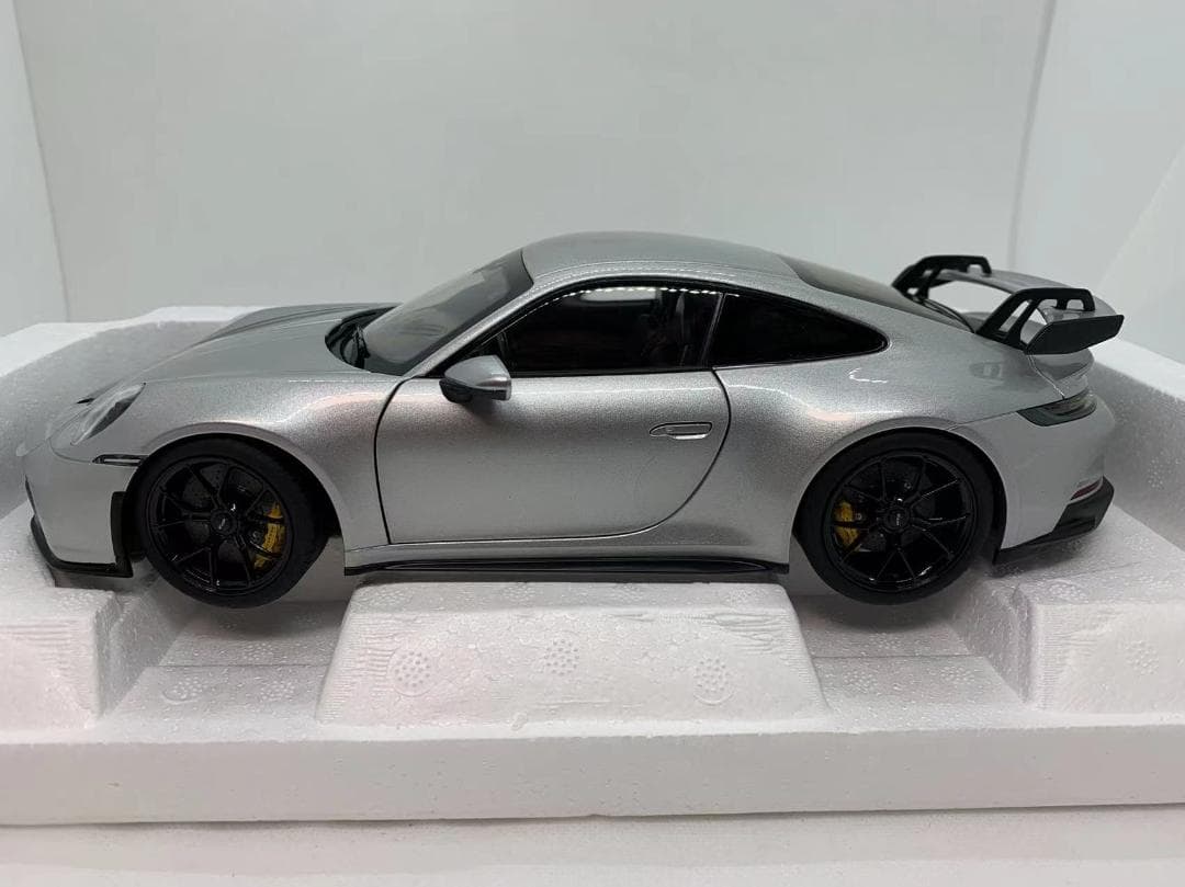 304-032 ノレブ 1/18 ポルシェ 911 GT3 2021