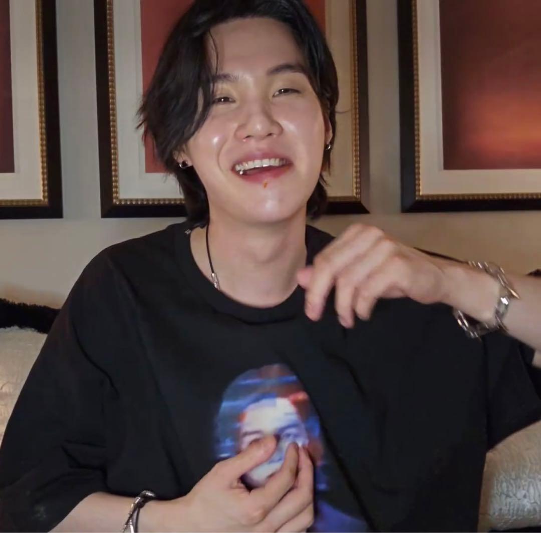 ユンギ着用 SUGA Agust D D-DAY Tシャツ US限定ver.