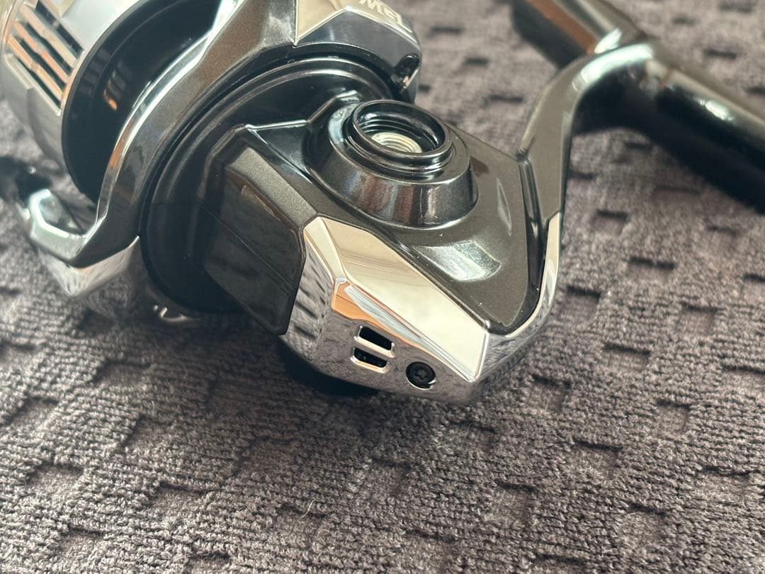 23Vanquish C2000S スピニングリール