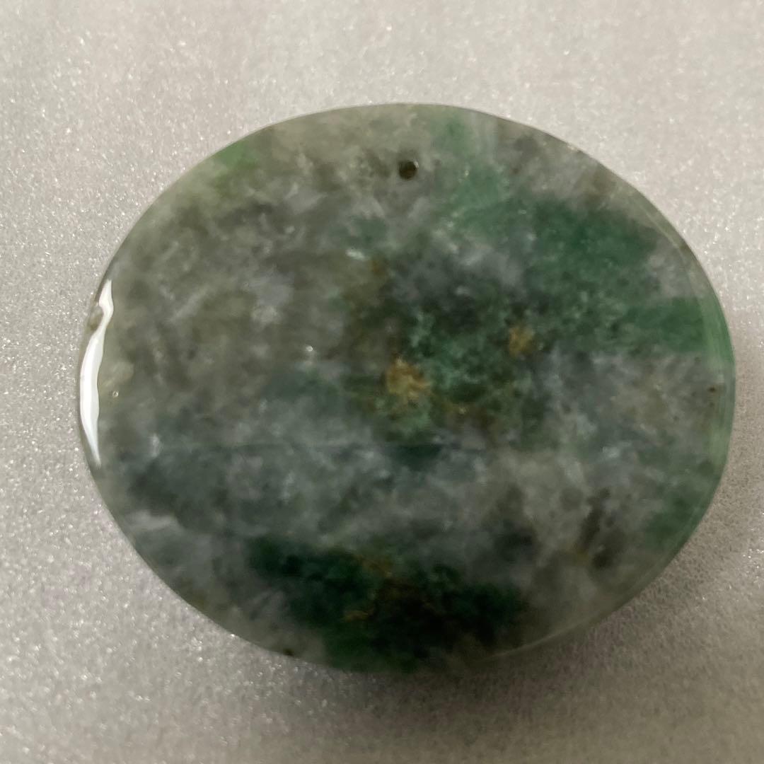 翡翠　麒麟縁起彫刻　根付　置物　(14075)