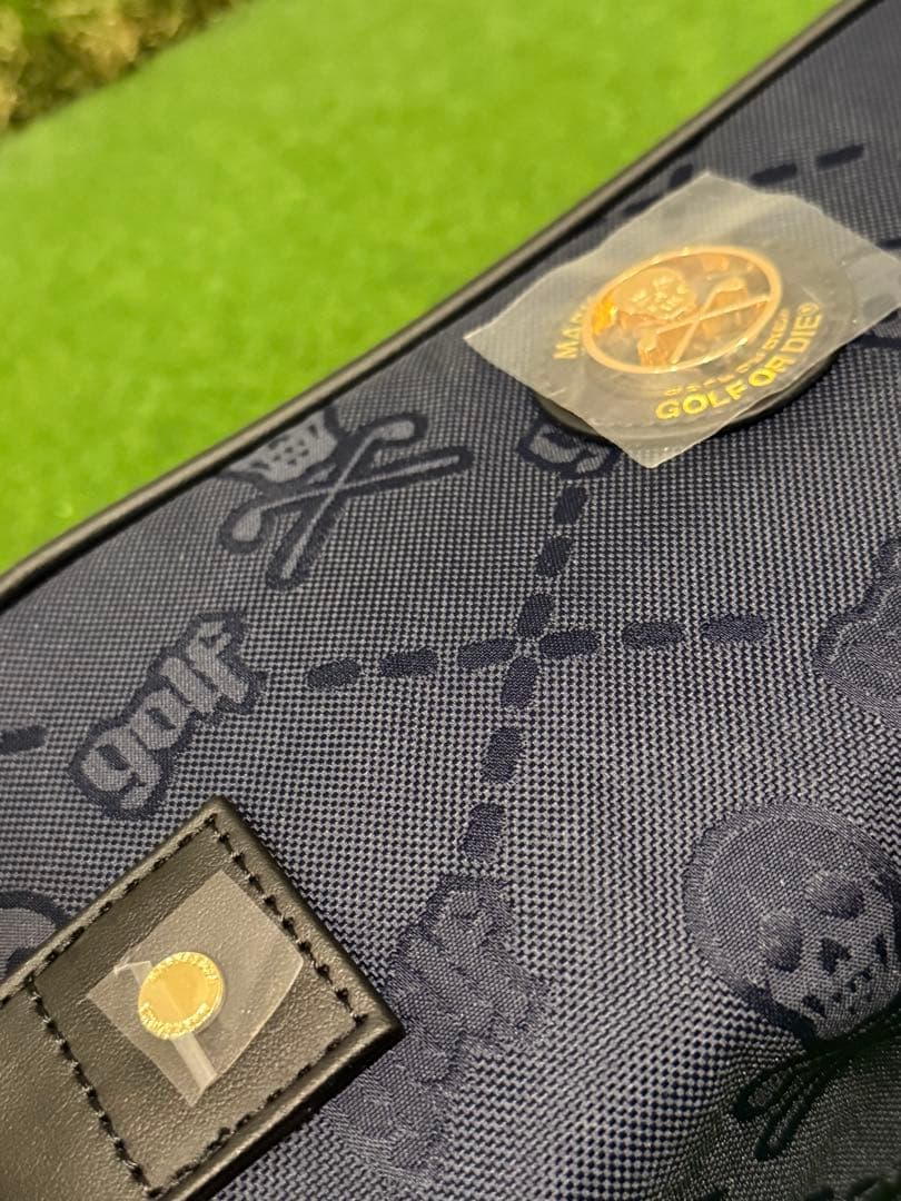 マークアンドロナ　非売品ポーチ　 新品、未使用　タグ付