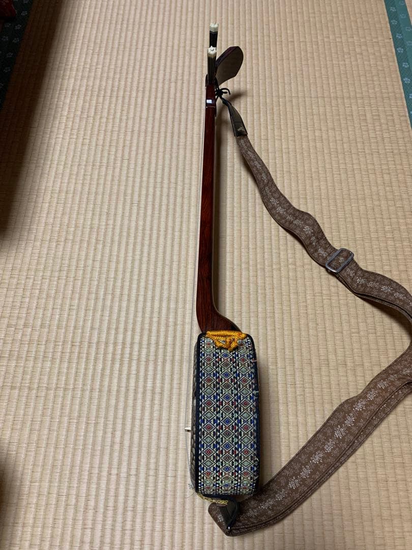 高級琉球三味線　三線 ヘビ皮製 ケース付き