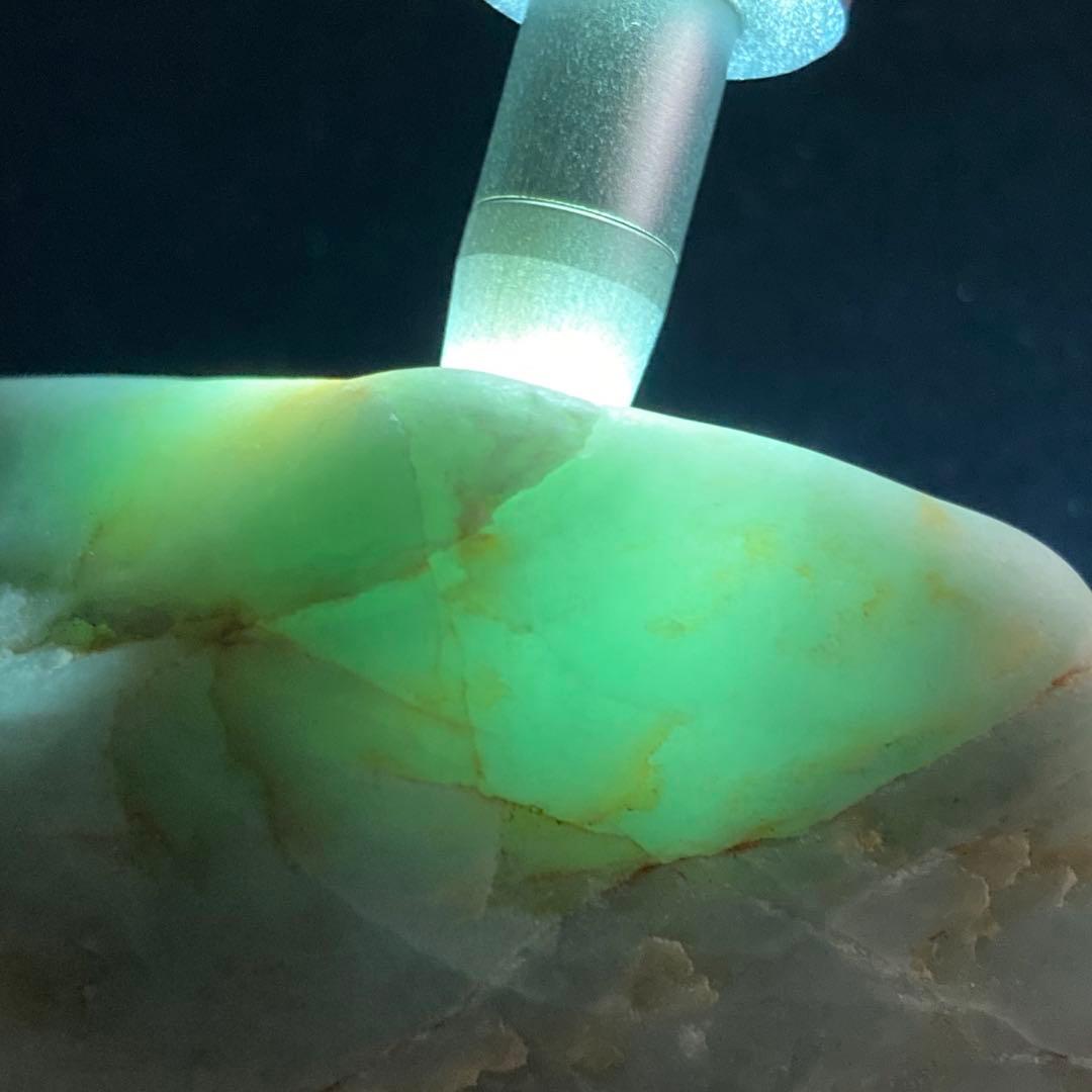 糸魚川翡翠　海中翡翠（大）黒×翠　海石　翡翠輝石　原石　600ｇ