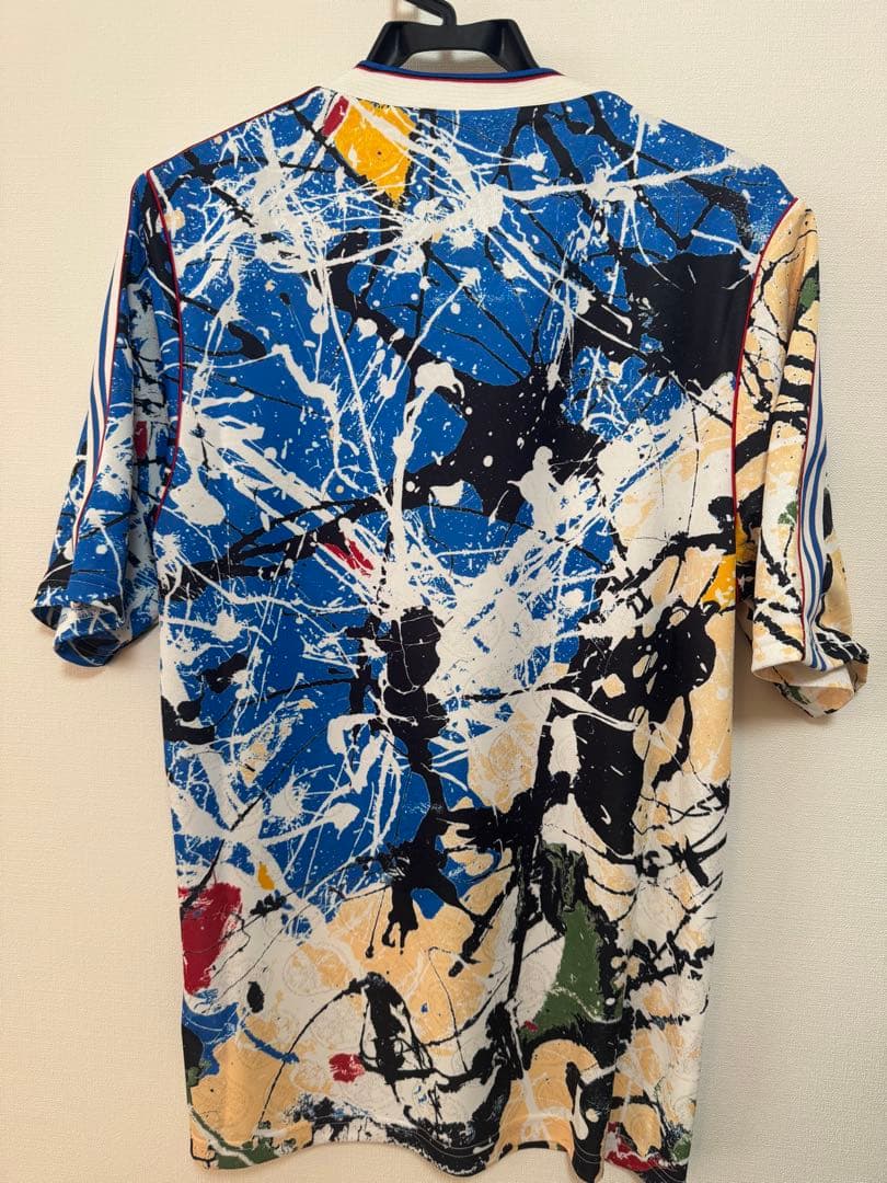 adidas Manchester United スプラッターペイントシャツ