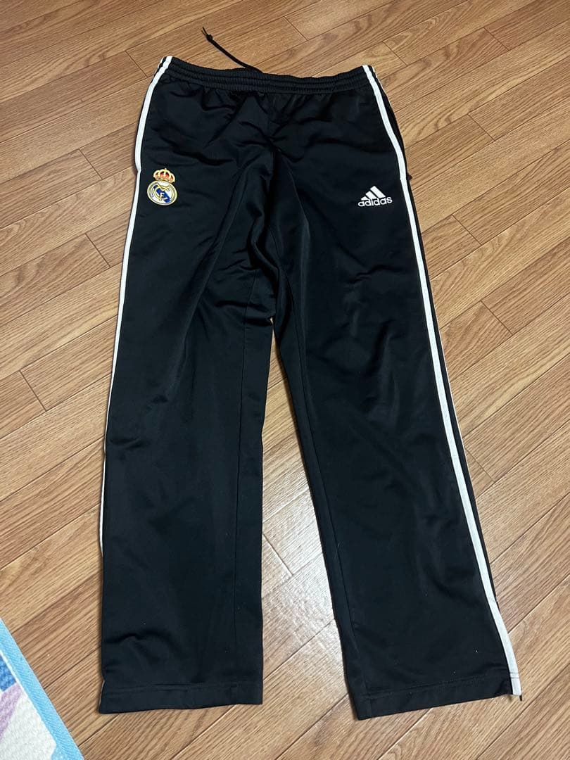 adidas レアル・マドリード トラックスーツ ブラック　Lサイズ　セール中‼️