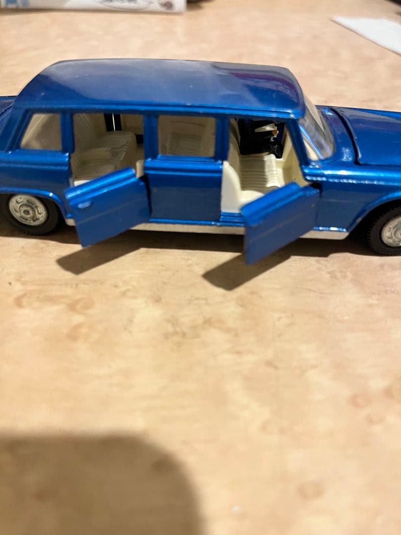 リムジン ベンツ600プルマン　DINKY TOYS 本体のみ