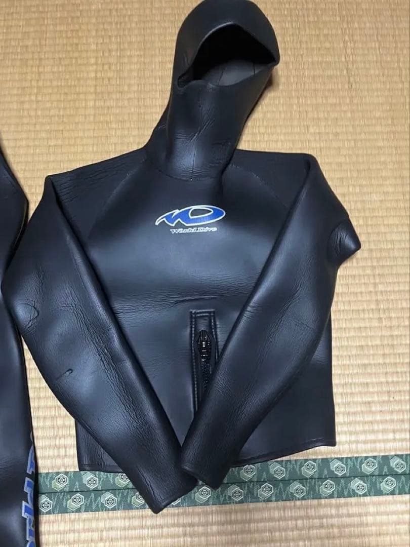 ネオプレン フルスーツ フード付き（サイズは画像に）