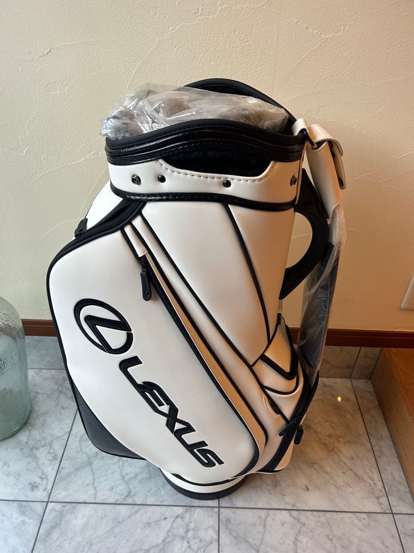 再値下げ　新品未使用　Lexus ゴルフバッグ ホワイト/ブラック
