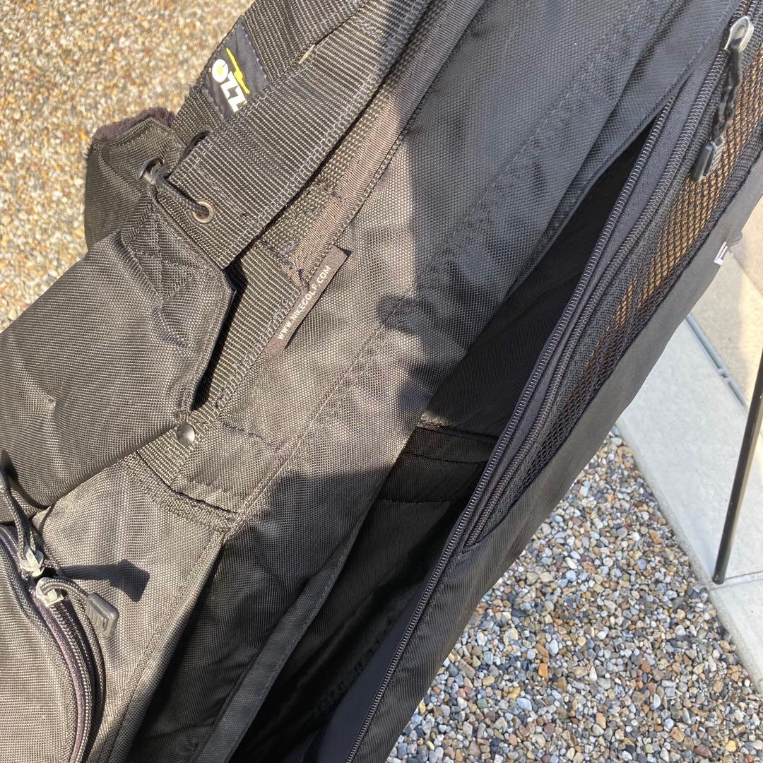 ◯ NIKE ナイキ　キャディバッグ　ゴルフバッグ　スタンド式　軽量