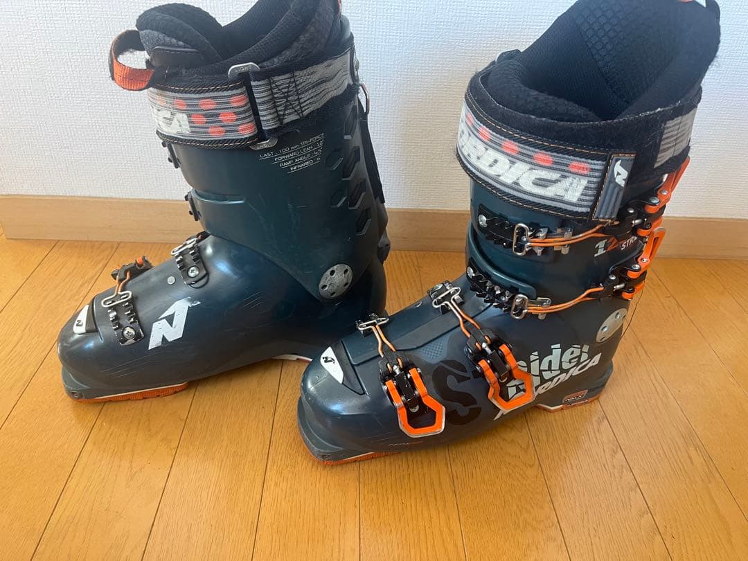 ノルディカ　ストライダー120 スキーブーツ