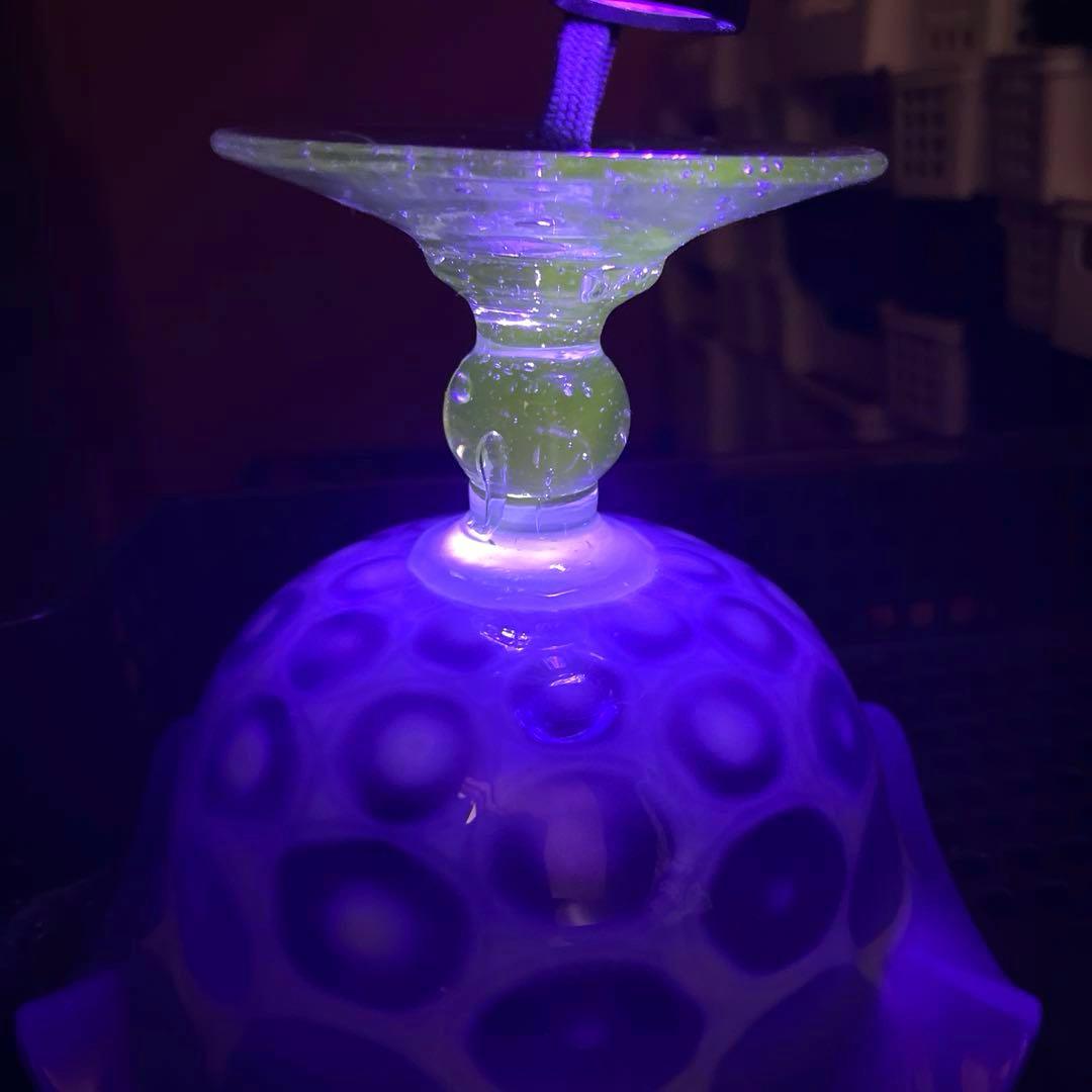 骨董　時代ガラス　希少　瑠璃色　乳白色　亀甲紋模様　フリル　コンポート　ウラン