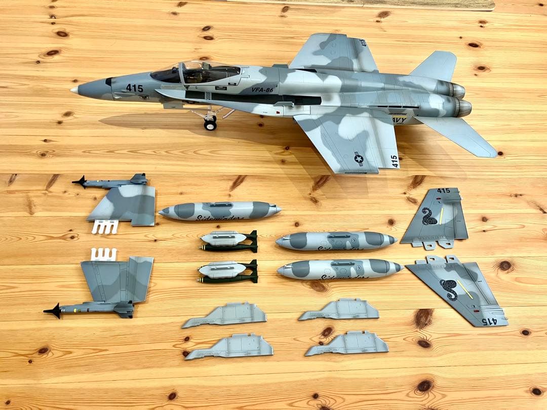 航空機・ヘリコプター bbi 1/18 F/A-18 HORNET