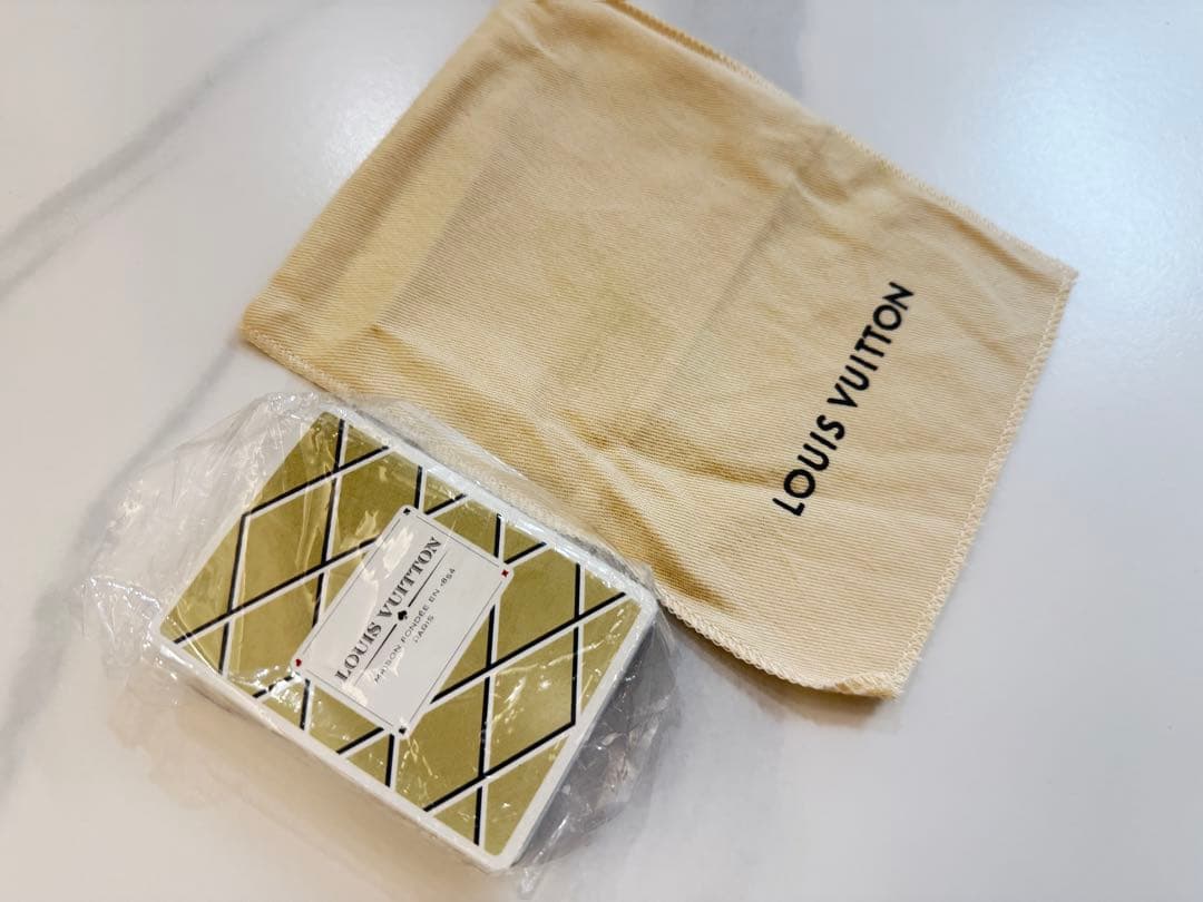 LOUIS VUITTON トランプ