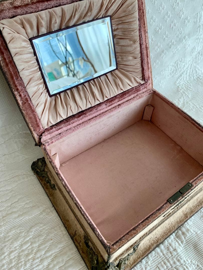 フランスアンティークベージュピンクのベルベットジュエリーボックス※シルクサテン