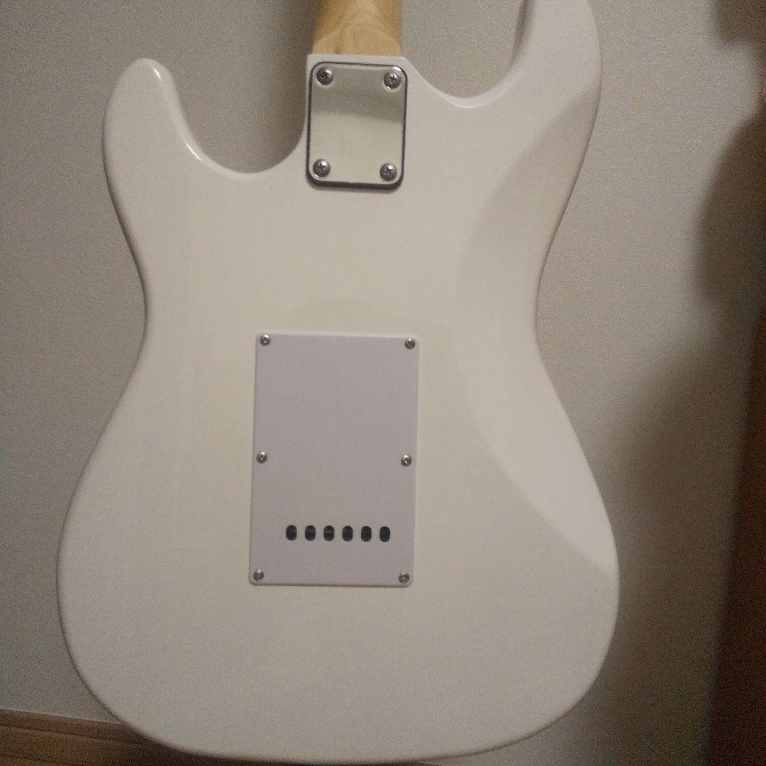 ロゴなし ノーブランド エレキギター　ストラトキャスター