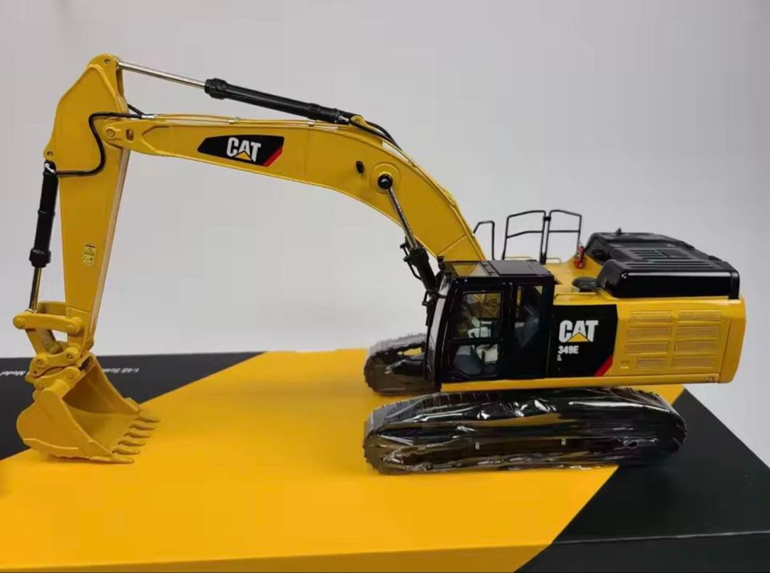 CAT 349E L EXCAVATOR 1/48スケール モデル